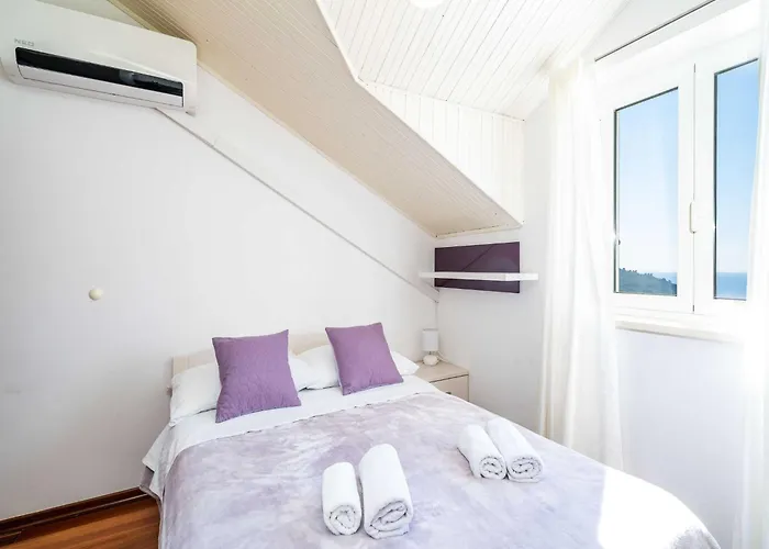 Isabora - Premium Two-bedroom With Terrace And Sea View