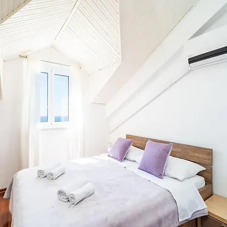 Apartman Isabora - Premium Two-bedroom With Terrace And Sea View *