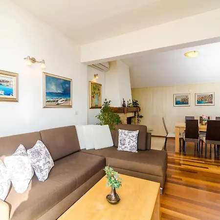 شقة Isabora - Premium Two-bedroom With Terrace And Sea View *