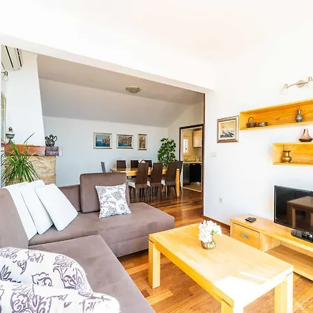 Apartment Isabora - Premium Two-bedroom With Terrace And Sea View Dubrovnik